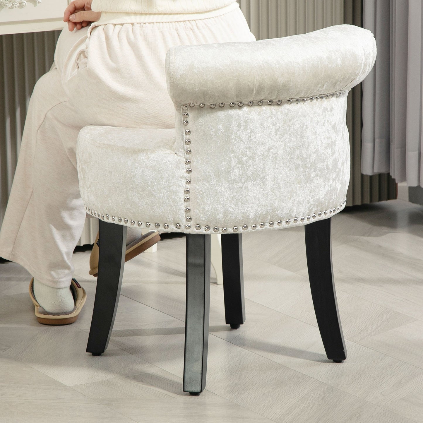 HOMCOM Dressing Table Stool with Rubber Wood Legs, Ice Velvet Vanity Stool for Living Room Bedroom, Beige